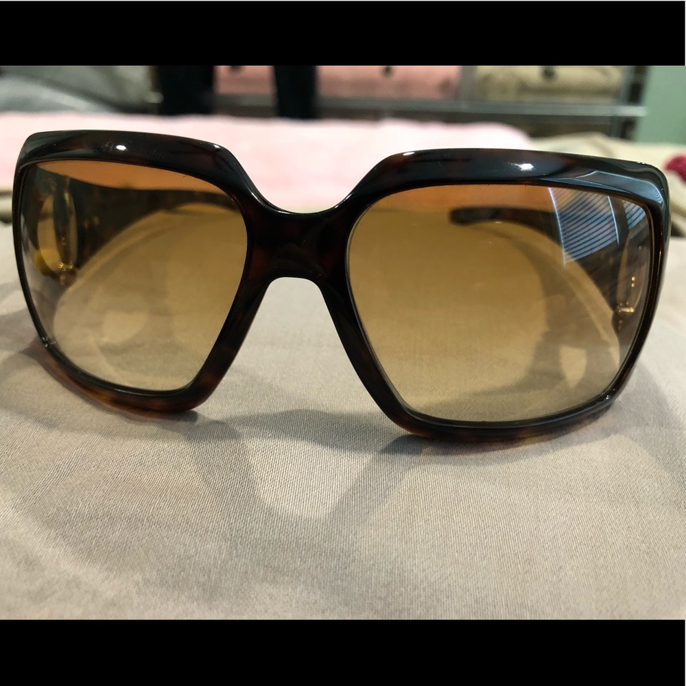 Authentic Gucci sunglasses GG2562/S